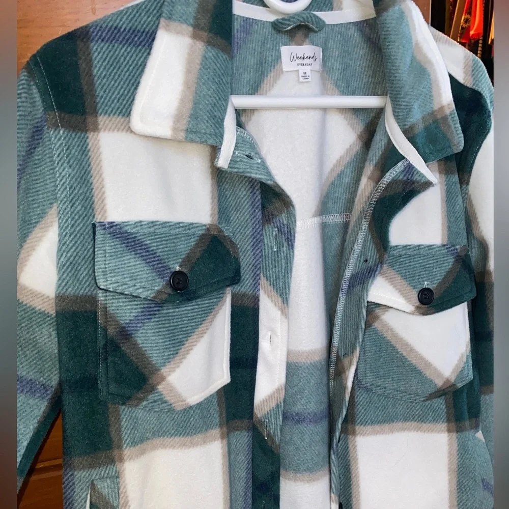 Shacket - Picture 3 of 6